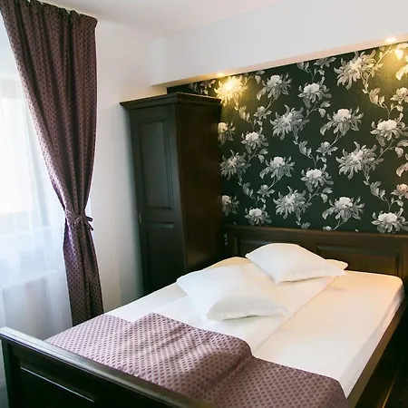 White House Guest house 3*